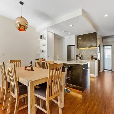Sleek Modern Pad Next To Spark Arena Free Parking